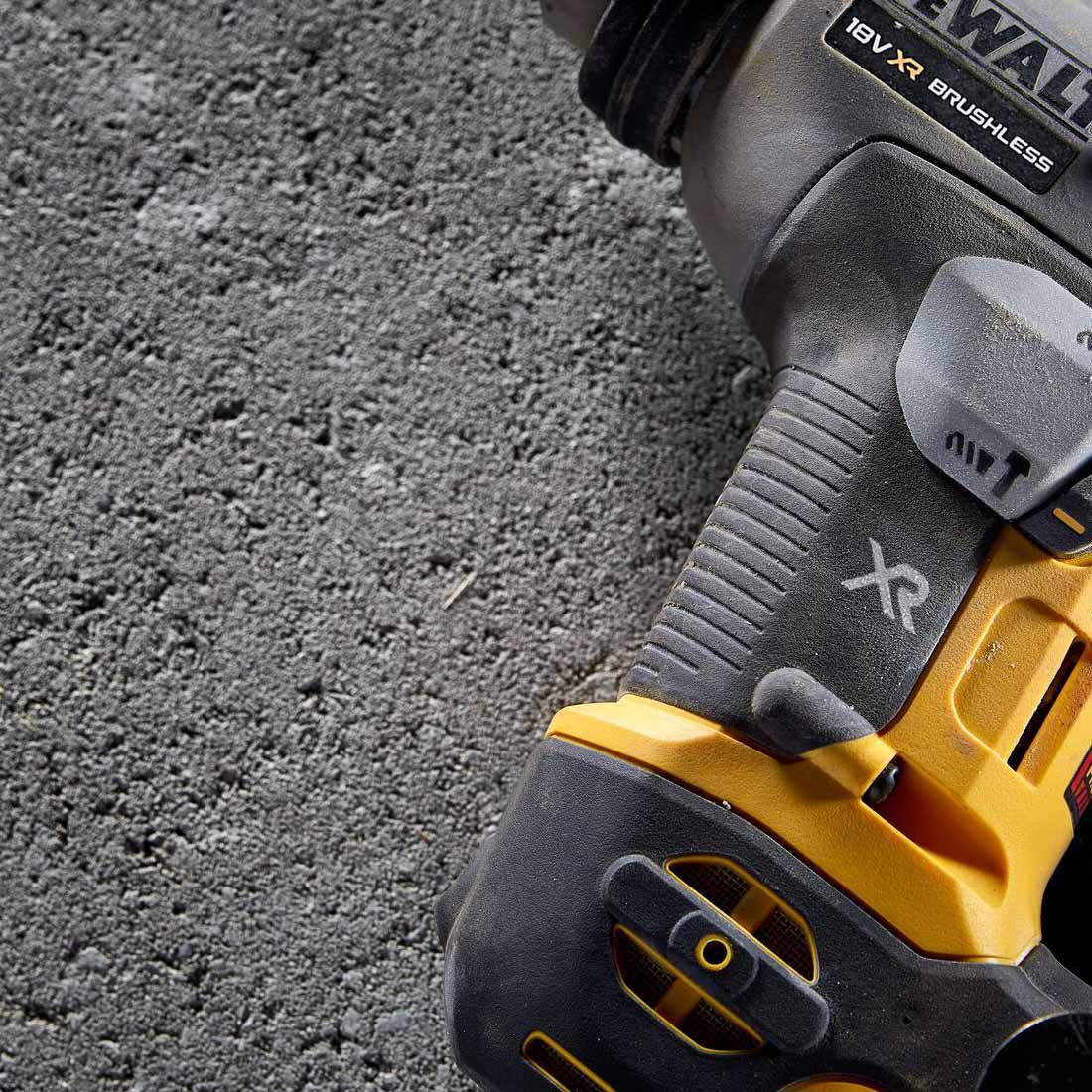 DEWALT DCH172P2-GB 18V XR BRUSHLESS 16MM SDS+ PLUS ROTARY HAMMER DRILL INC 2X 5.0AH BATTS